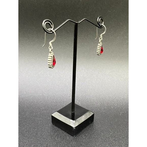 Silver Tone and Red Faceted Glass Earrings VINTAGE - Picture 5 of 5